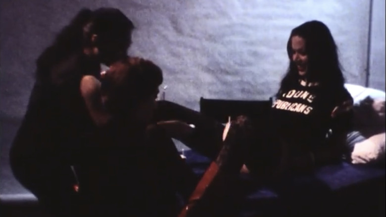 кадр из фильма Кружок кройки и шитья