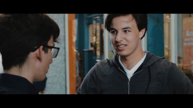 кадр из фильма La Pluma