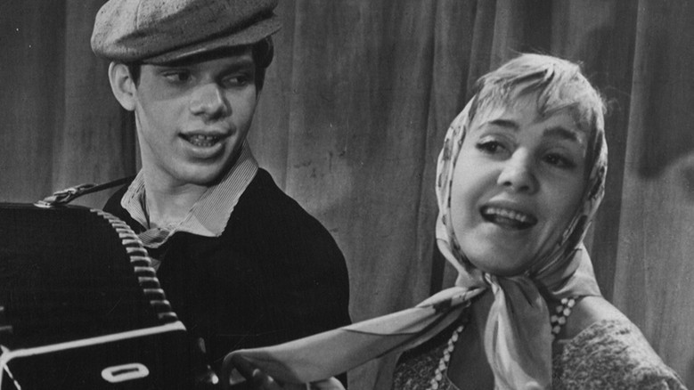 кадр из фильма Полустанок