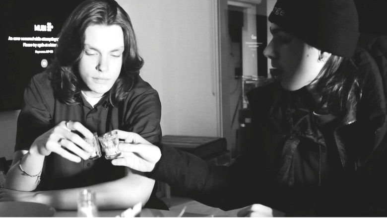 кадр из фильма DESOLATE