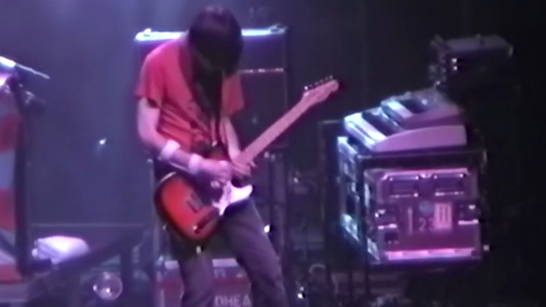 кадр из фильма Radiohead:  Live At Radio City Music Hall 1998