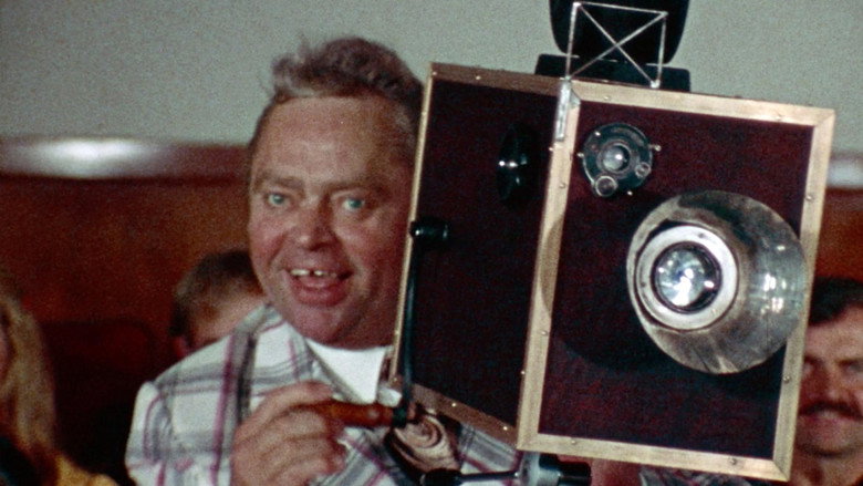 кадр из фильма Solstik på badehotellet