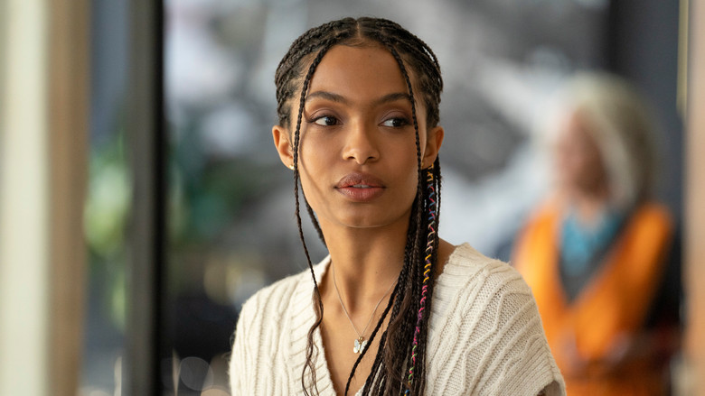 кадр из фильма Сидя в барах с тортом