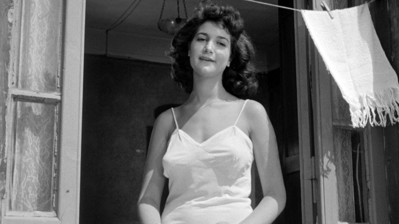 кадр из фильма Девушки с площади Испании