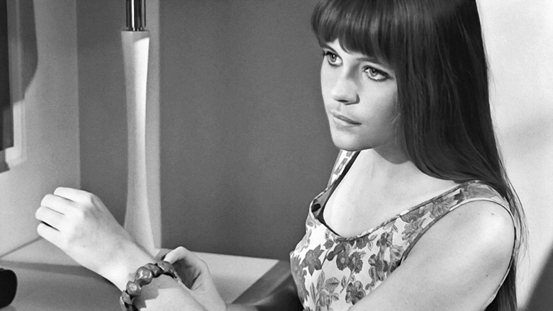 кадр из фильма Девушки под солнцем