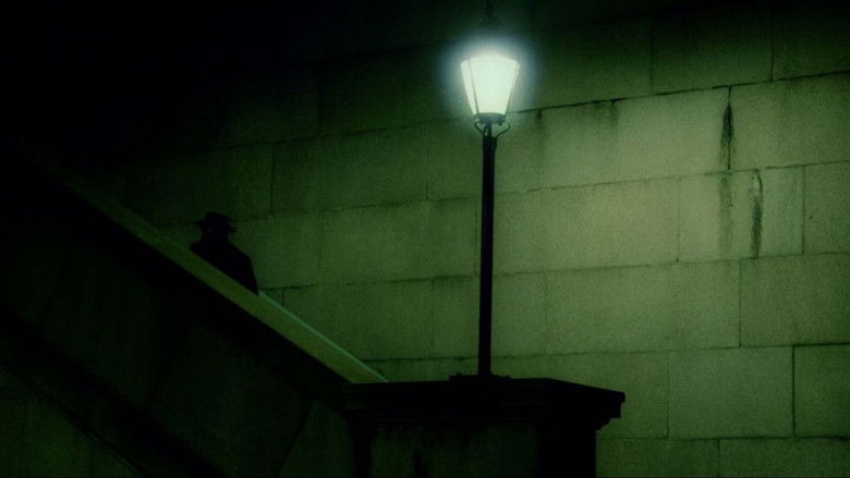 кадр из фильма Затерянные с Сохо