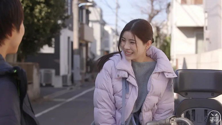 кадр из фильма 保育園にこどもを送ってから迎えまでの8時間…長男のサッカースポ少のコーチと、不倫セックスしまくっている絶倫ママチャリ妻。 神木麗