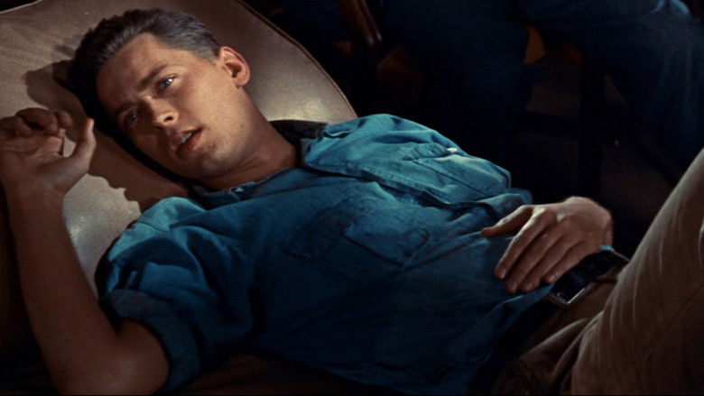 кадр из фильма Паутина