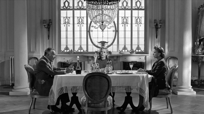 кадр из фильма You're the one (Una historia de entonces)