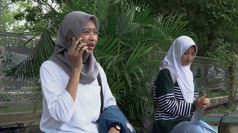 кадр из фильма Keajaiban Dalam Pelukan Iman