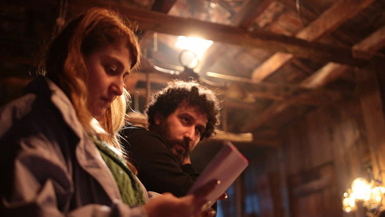 кадр из фильма Üç Harflilerin Musallat Olduğu Büyülü Konakta Ruh Çağıran Gençlerin Hazin Hikayesi