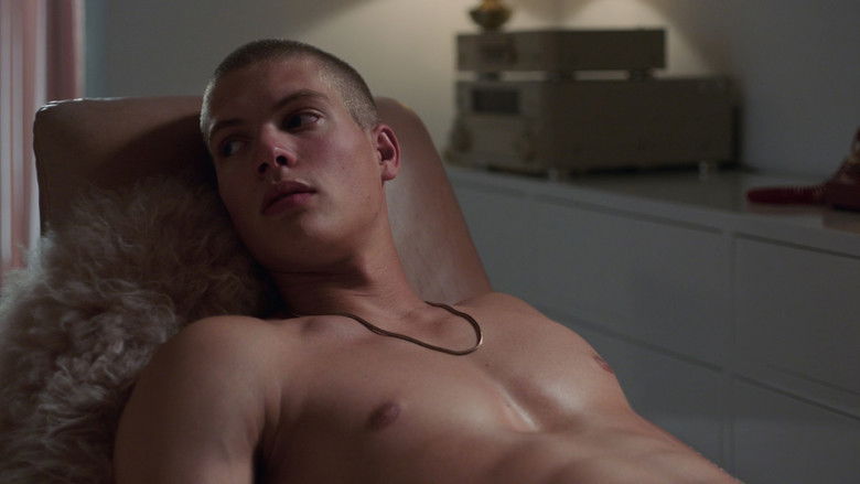 кадр из фильма Просто друзья