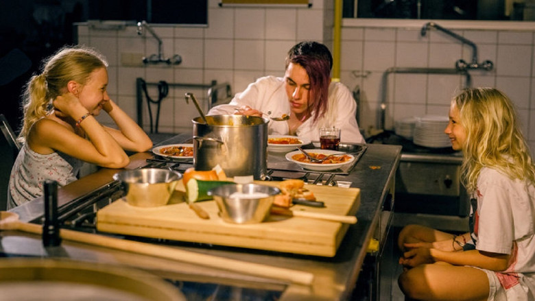 кадр из фильма Das doppelte Lottchen