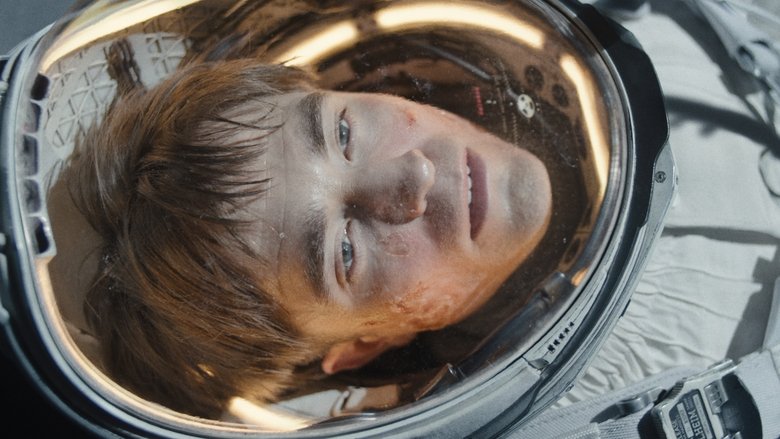 кадр из фильма Микки 17