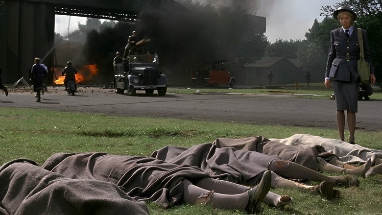 кадр из фильма Битва за Англию