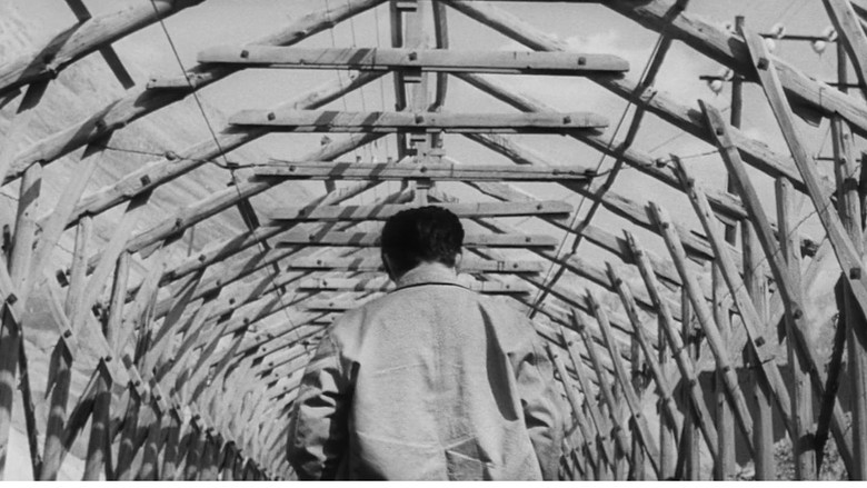 кадр из фильма Удел человеческий