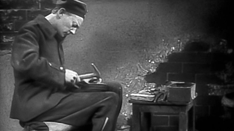 кадр из фильма Окраина