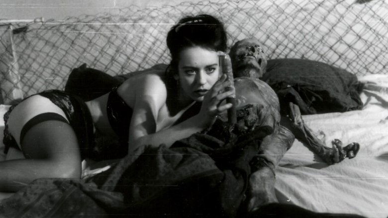 кадр из фильма Некромантик