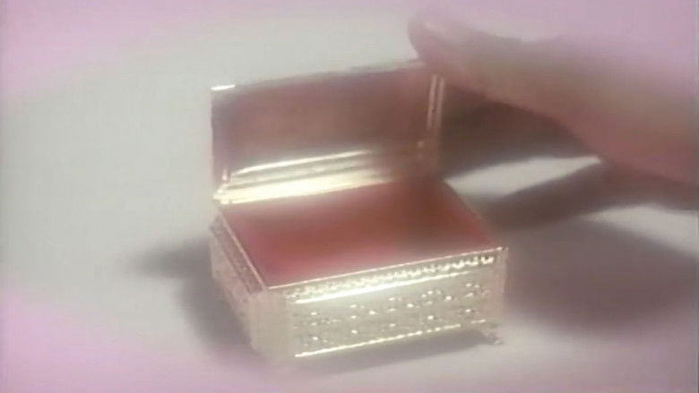 кадр из фильма 痴漢電車　快感車内