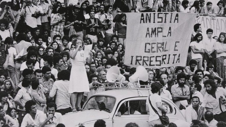 кадр из фильма Fico Te Devendo uma Carta Sobre o Brasil