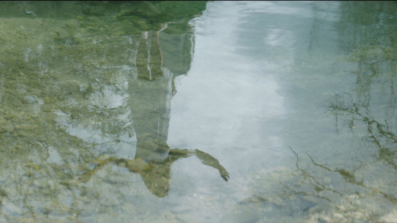 кадр из фильма Άπειρη Γη