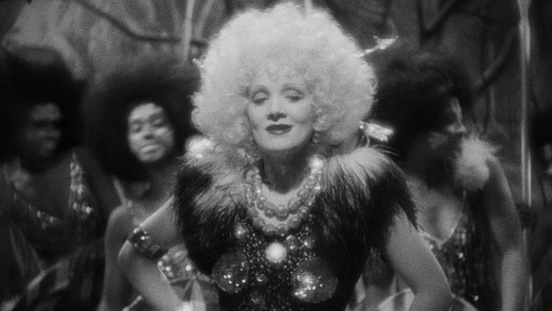 кадр из фильма Белокурая Венера