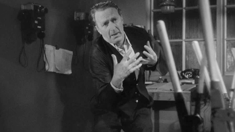 кадр из фильма Death in the Hand