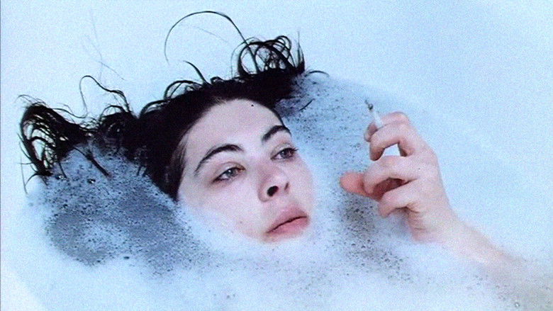 кадр из фильма Посмотри на море