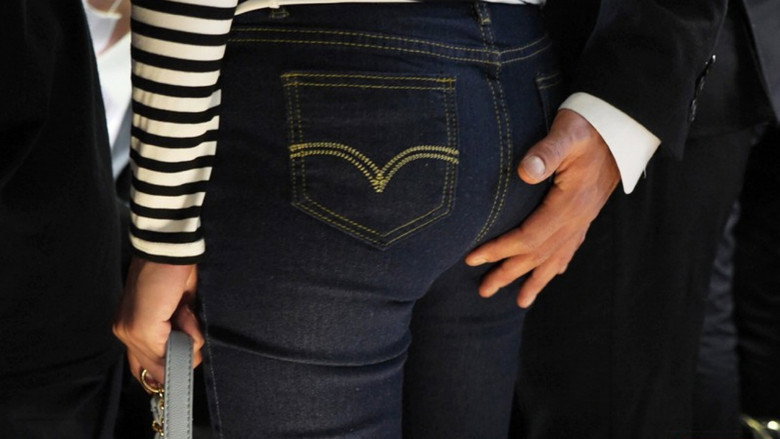 кадр из фильма プロ痴漢師に潮出なくなるまでイカされまくり足腰ガクガク震わせながらそれでも絶頂する