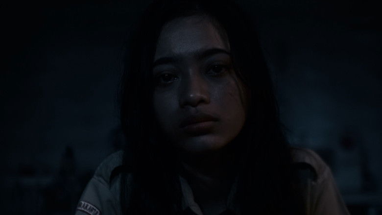 кадр из фильма Diam-Diam, Aku Ingin Melawan