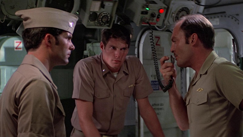 кадр из фильма Серая Дама уходит на глубину