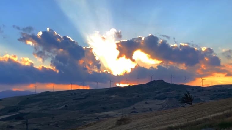 кадр из фильма mondano