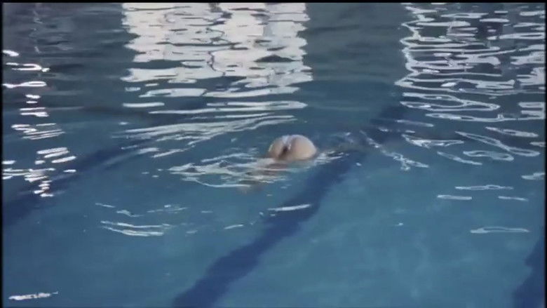 кадр из фильма はみ出しスクール水着