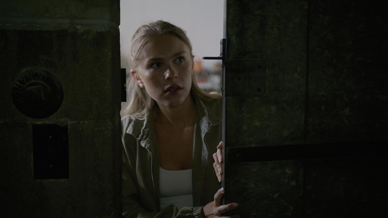 кадр из фильма Through the Door