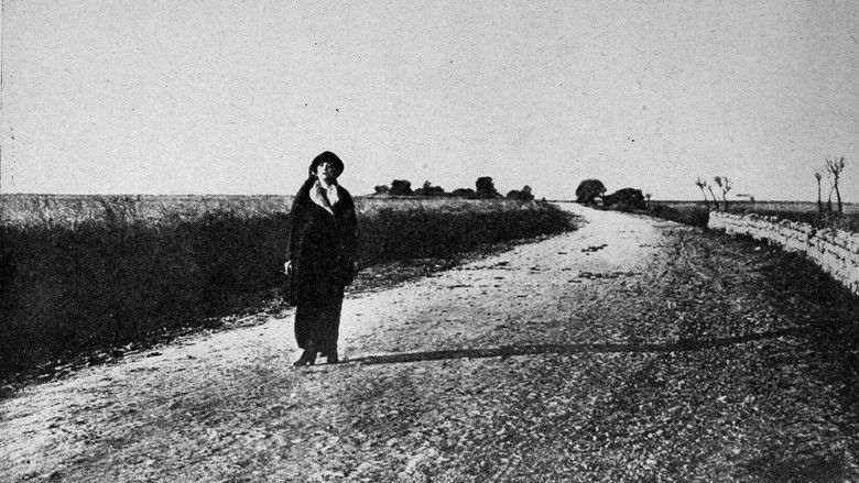 кадр из фильма La Femme de Nulle Part