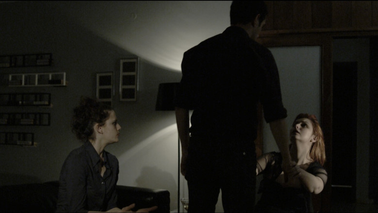 кадр из фильма Canavarlar Sofrası