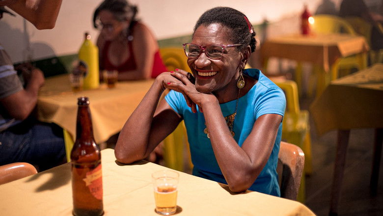 кадр из фильма A Velhice Ilumina o Vento