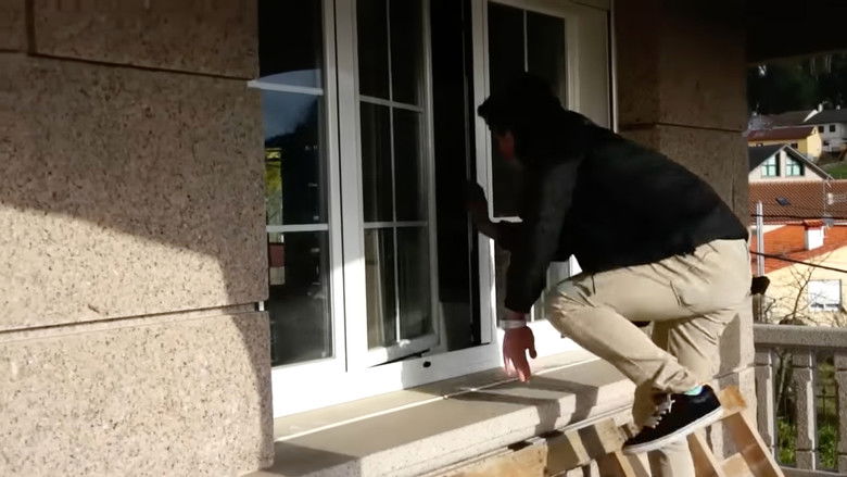 кадр из фильма Arma Fatal. Cortometraje de 4º para Informática.