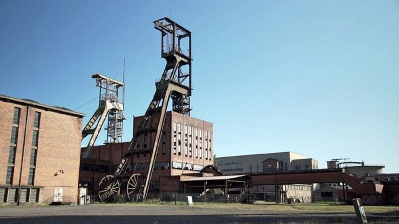 кадр из фильма Une vie après la mine