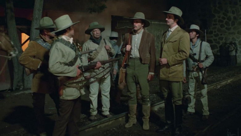 кадр из фильма Красные колокола. Фильм 1. Мексика в огне