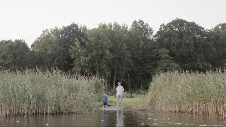 кадр из фильма Atmiņas par zemi