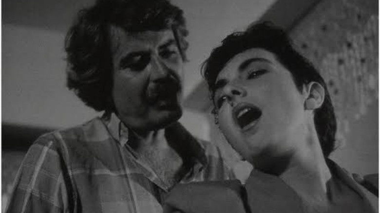 кадр из фильма Bir Kadın Düşmanı