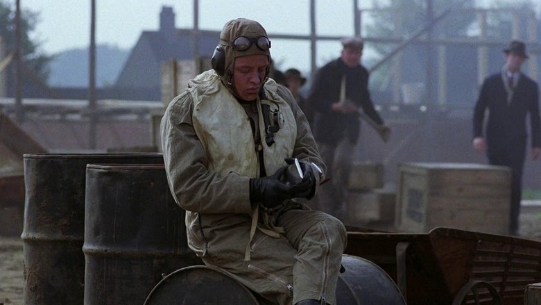 кадр из фильма Надежда и слава