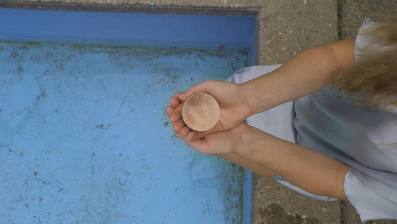 кадр из фильма She Decided Not to Remember