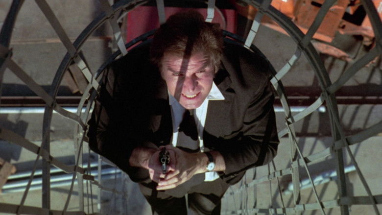 кадр из фильма The Mad Bomber