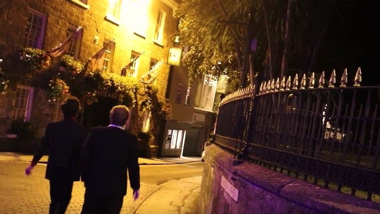 кадр из фильма The Knife Wore Perfume