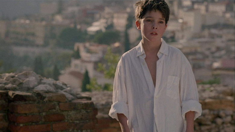 кадр из фильма Леоло