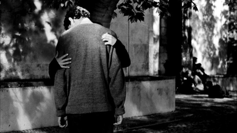 кадр из фильма Frágil Como o Mundo