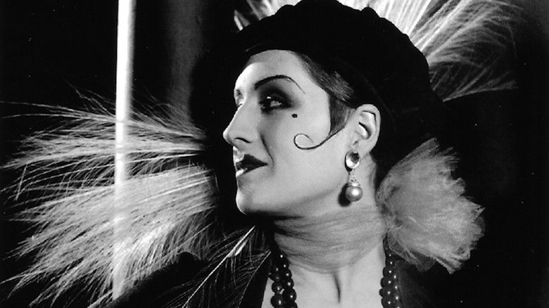 кадр из фильма Lady of the Night