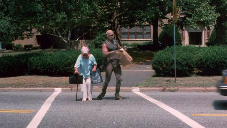 кадр из фильма Токсичный мститель